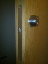 Turvalukot asennettuna